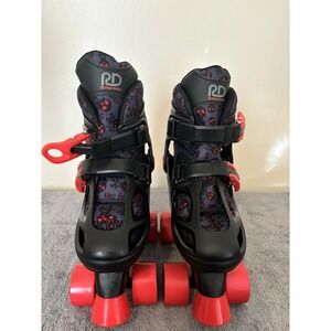 Roller Derby Brand Roller Skates. Boy's 12-2 . Red & Black, Skull & Crossbones.